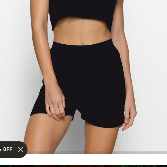 Skims Lounge Set - Picture 2 of 7